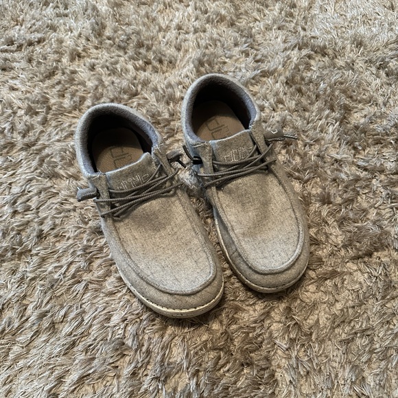 Hey Dude Cindy Shoes - Picture 1 of 4